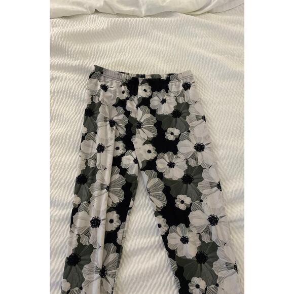 Agnes & Dora Floral Leggings - Size Large - Black and White - EUC - Picture 1 of 5